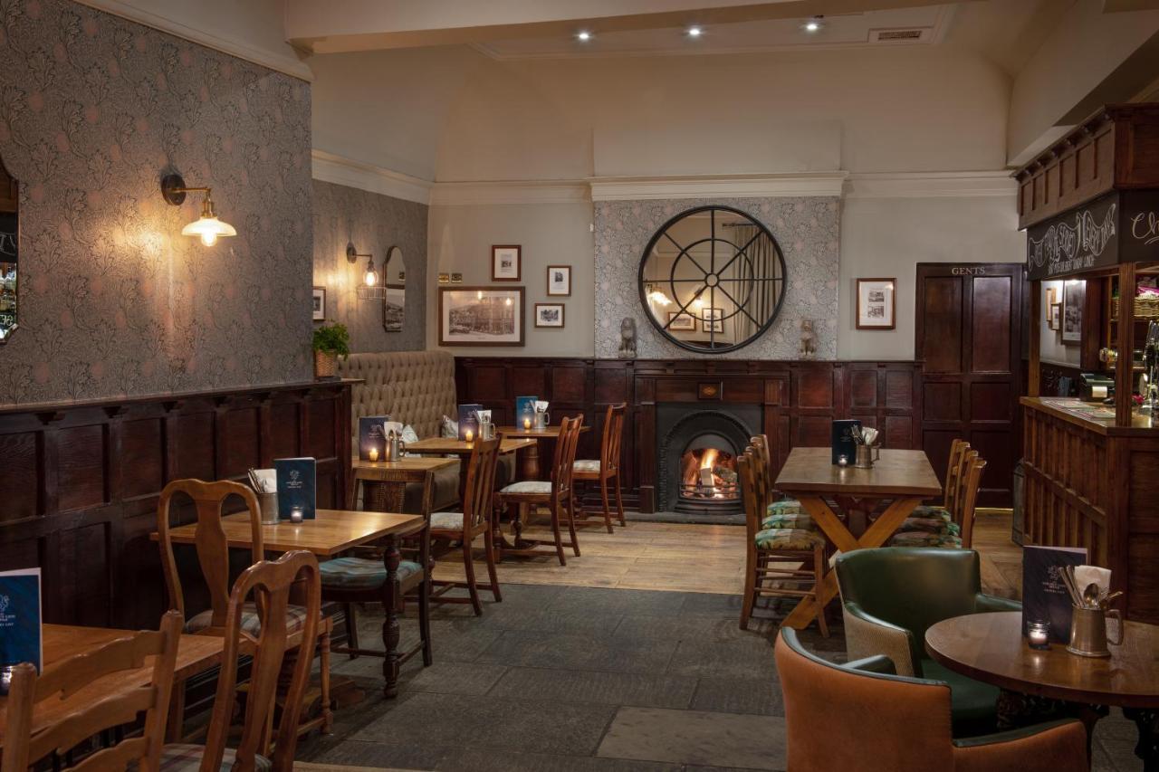 The Golden Lion At Settle Hotel Exterior foto