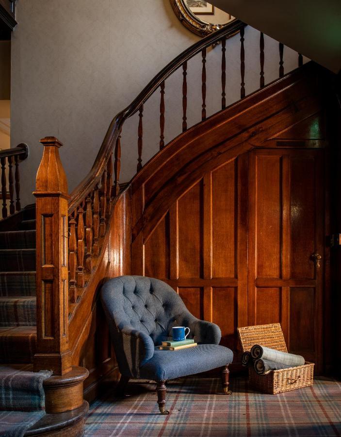 The Golden Lion At Settle Hotel Exterior foto