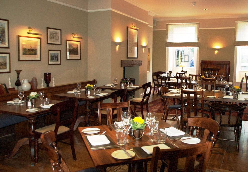 The Golden Lion At Settle Hotel Exterior foto
